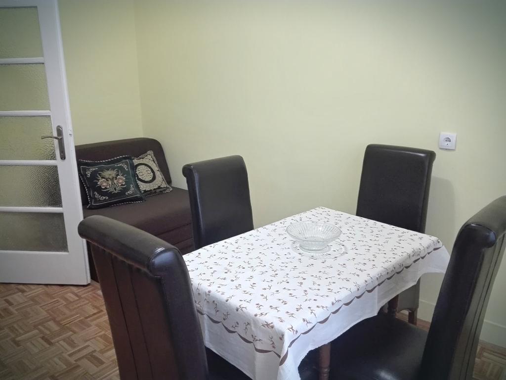 Apartment Jelena Belgrado Buitenkant foto